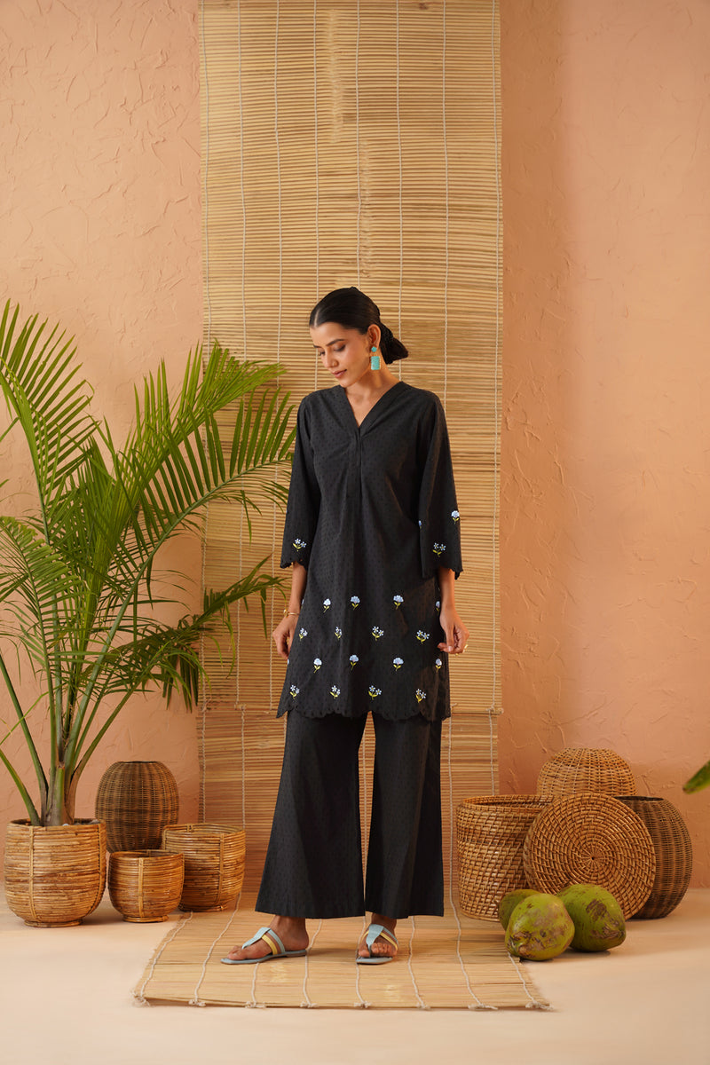Black Floral Scallop Tunic Set